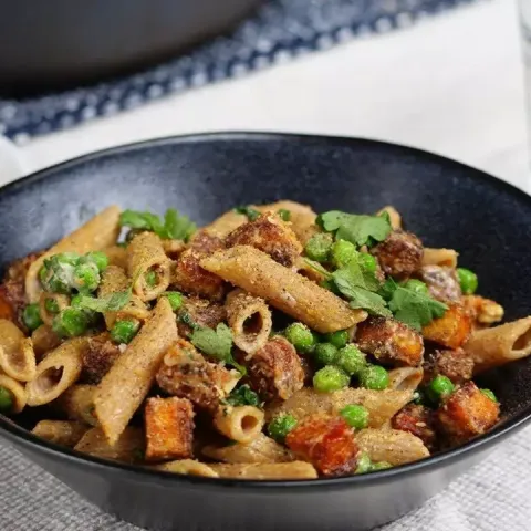 Vegan Creamy Pea & Smokey 'Bacon' Penne Bosh TV