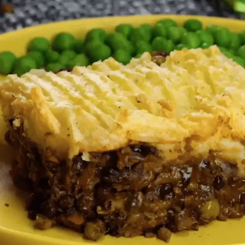 Vegan Winter Warmer Cottage Pie - Better Photo? Bosh TV